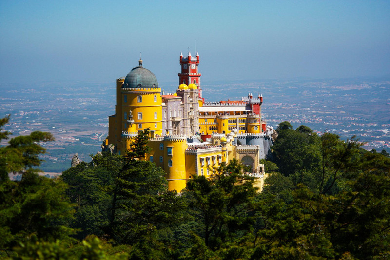 Sintra, Portugalia – pałace wyglądające jak sceneria z „Alicji w Krainie Czarów”