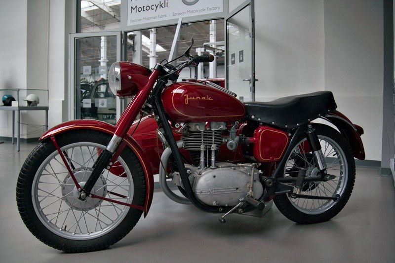 Muzeum Techniki i Komunikacji w Szczecinie: Zapach benzyny, rdzy i historii