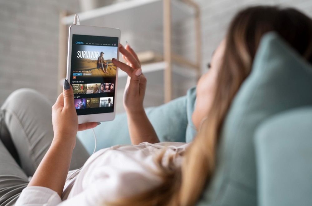 Streaming za granicą: VPN, geo-blocki i walka o polski Netflix
